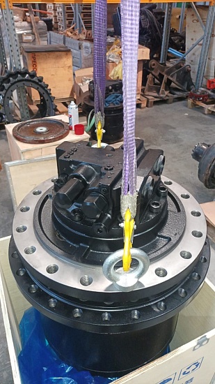 Редуктор хода в сборе с гидромотором для экскаватора CASE CX290