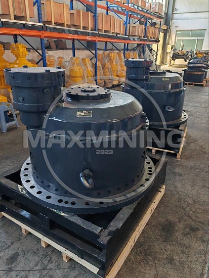 Редуктор хода в сборе с гидромотором для экскаватора Komatsu PC4000 Аналог