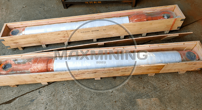 Гидроцилиндр стрелы правый для экскаватора Doosan DX225LCA