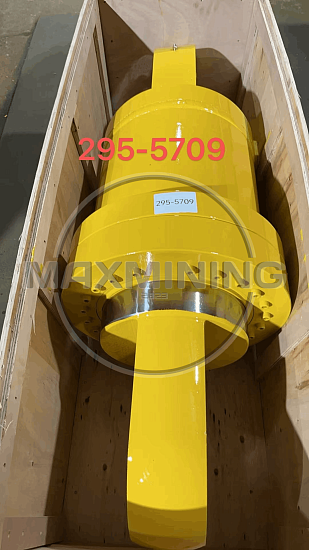 Гидроцилиндр задней подвески для самосвала CAT 793