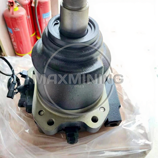 Гидромотор привода вентилятора для экскаватора Komatsu PC1250 708-7S-00820