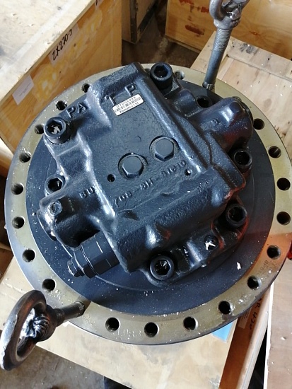 Гидромотор редуктора хода для экскаватора Komatsu PC300-8