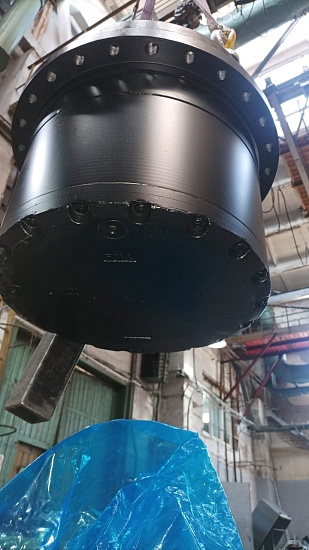 Редуктор хода в сборе с гидромотором для экскаватора CASE CX290