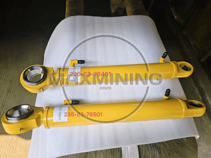 Гидроцилиндр рулевого управление левый для автогрейдера Komatsu GD825A-2