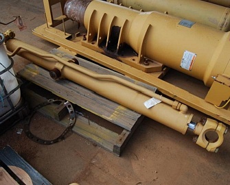 Гидроцилиндр наклона отвала для бульдозера Caterpillar D10N