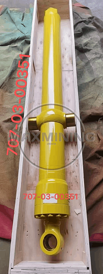 Гидроцилиндр отвала левый для бульдозера Komatsu D375A
