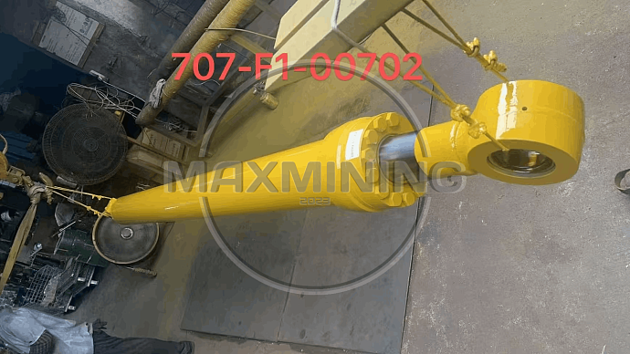 Гидроцилиндр стрелы для экскаватора Komatsu PC360