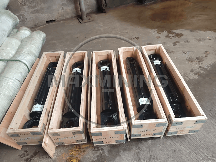 Гидроцилиндр отвала для экскаватора CAT 315