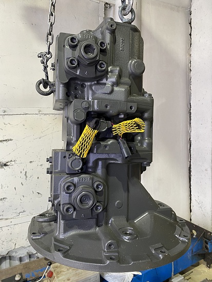Насос основной для экскаватора Komatsu PC200-7